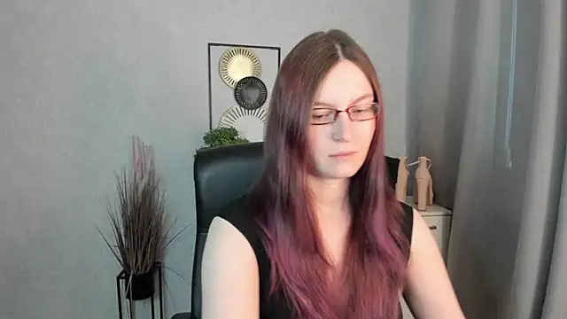 Snapshot of emmaxDelight chatting on April 10, 2026, 5:45 am emmaxDelight online show from April 10, 2026, 5:45 am