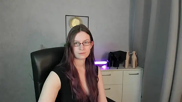 Snapshot of emmaxDelight chatting on April 10, 2026, 5:50 pm emmaxDelight online show from April 10, 2026, 5:50 pm