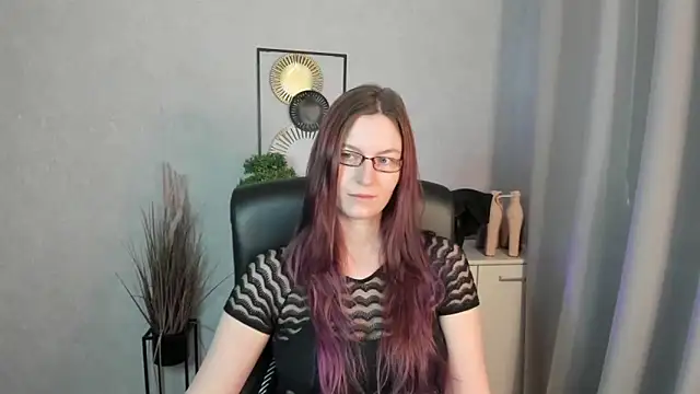 Snapshot of emmaxDelight chatting on April 15, 2026, 6:20 am emmaxDelight online show from April 15, 2026, 6:20 am