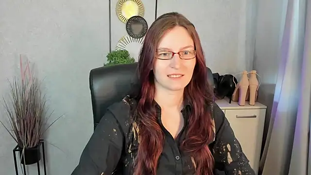 emmaxDelight online show from June 26, 2026, 5:45 am