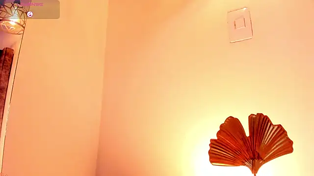 Snapshot of Mia_ross16 chatting on February 9, 2025, 6:58 pm Mia ross16 online show from February 9, 2025, 6:58 pm