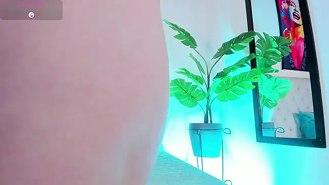 Snapshot of Mia_ross16 chatting on February 22, 2025, 5:02 pm Mia ross16 online show from February 22, 2025, 5:02 pm