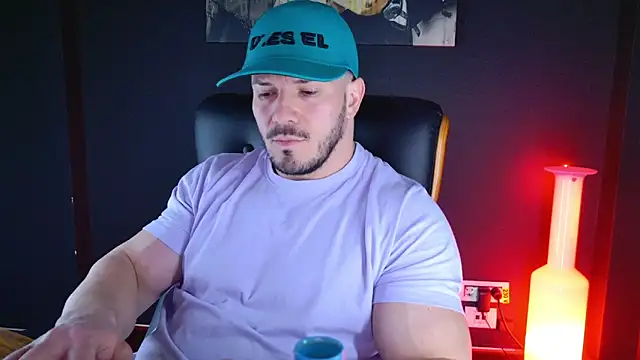 Snapshot of AngeloEric chatting on January 6, 2025, 4:02 pm AngeloEric online show from January 6, 2025, 4:02 pm