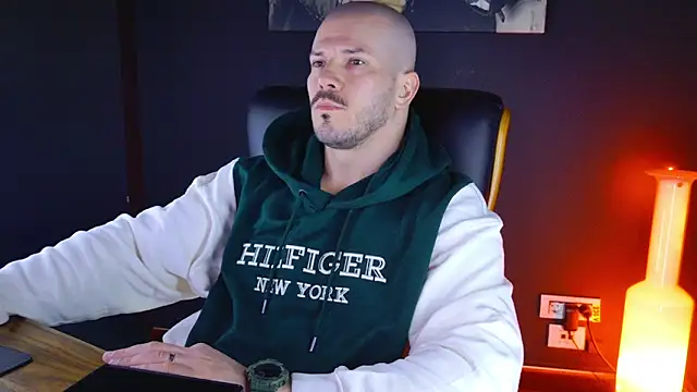 Snapshot of AngeloEric chatting on January 15, 2025, 5:29 am AngeloEric online show from January 15, 2025, 5:29 am