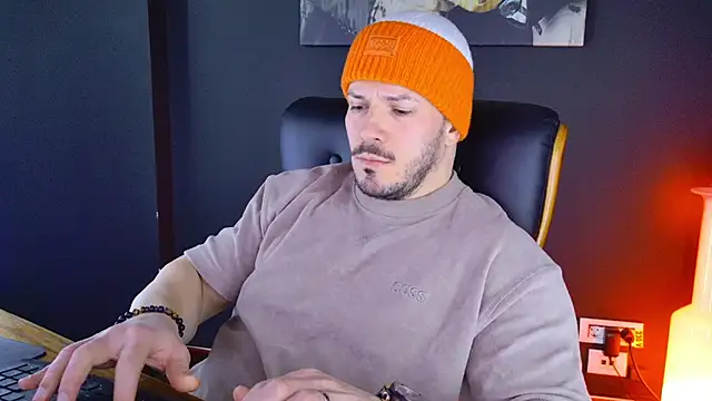 Snapshot of AngeloEric chatting on January 20, 2025, 11:45 am AngeloEric online show from January 20, 2025, 11:45 am