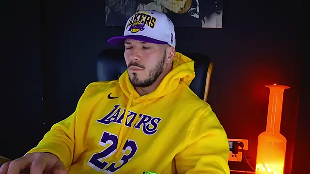 Snapshot of AngeloEric chatting on February 3, 2025, 10:58 am AngeloEric online show from February 3, 2025, 10:58 am