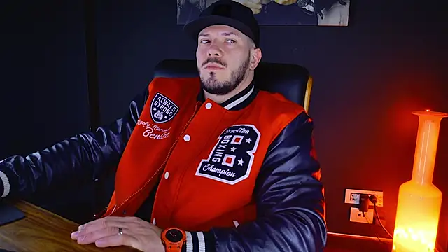 Snapshot of AngeloEric chatting on February 4, 2025, 5:21 am AngeloEric online show from February 4, 2025, 5:21 am