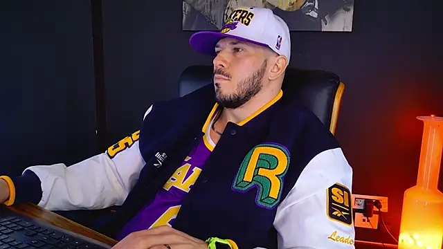 Snapshot of AngeloEric chatting on February 7, 2025, 11:01 am AngeloEric online show from February 7, 2025, 11:01 am