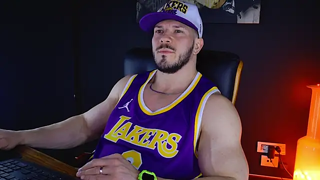 Snapshot of AngeloEric chatting on February 7, 2025, 2:04 pm AngeloEric online show from February 7, 2025, 2:04 pm