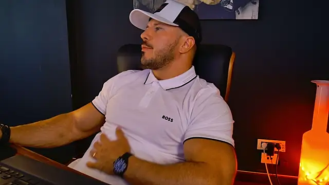 Snapshot of AngeloEric chatting on September 19, 2025, 12:17 pm AngeloEric online show from September 19, 2025, 12:17 pm