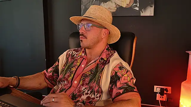 Snapshot of AngeloEric chatting on September 20, 2025, 10:16 am AngeloEric online show from September 20, 2025, 10:16 am