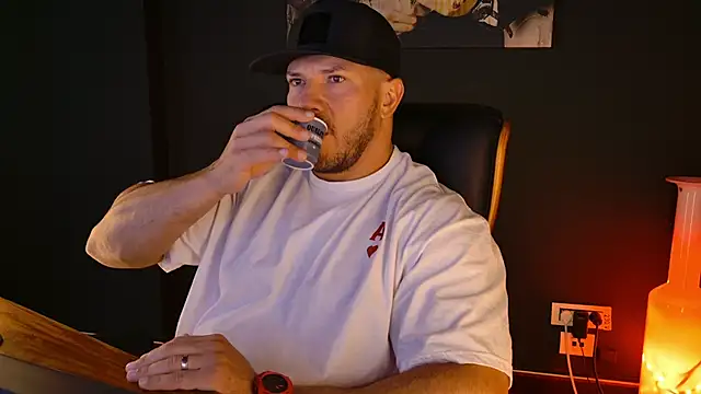 Snapshot of AngeloEric chatting on September 29, 2025, 6:40 am AngeloEric online show from September 29, 2025, 6:40 am