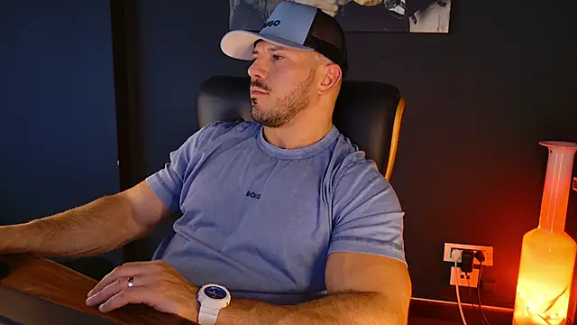 Snapshot of AngeloEric chatting on October 29, 2025, 2:19 pm AngeloEric online show from October 29, 2025, 2:19 pm