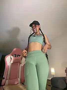 bella  honey online show from June 28, 2026, 8:59 pm