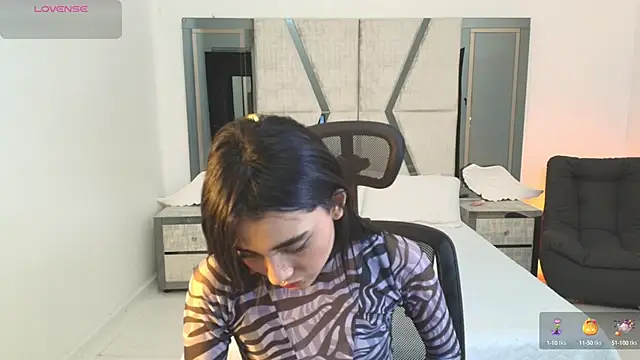 Snapshot of lilithTeen1_ chatting on December 29, 2024, 2:00 pm lilithTeen1 online show from December 29, 2024, 2:00 pm