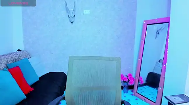 Snapshot of AliciaChelios chatting on February 2, 2025, 9:34 pm AliciaChelios online show from February 2, 2025, 9:34 pm