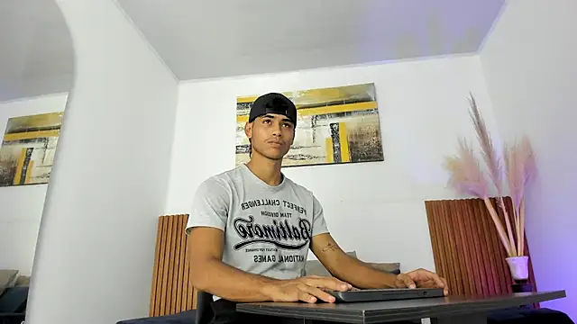 Snapshot of zander_2120 chatting on November 14, 2025, 1:21 pm zander 2120 online show from November 14, 2025, 1:21 pm