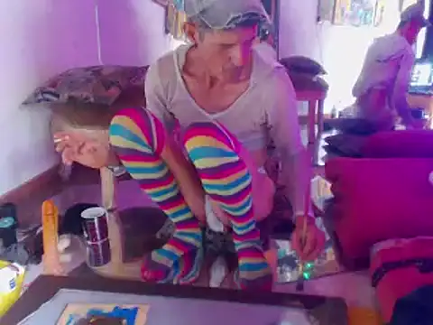 laye19 online show from February 5, 2025, 6:37 pm