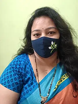 neelu-hoty online show from May 4, 2026, 11:28 am