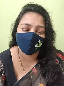 neelu-hoty online show from May 10, 2026, 1:27 pm