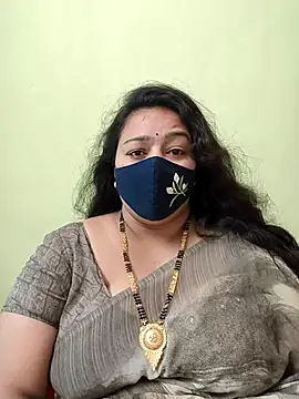 neelu-hoty online show from May 11, 2026, 9:04 am