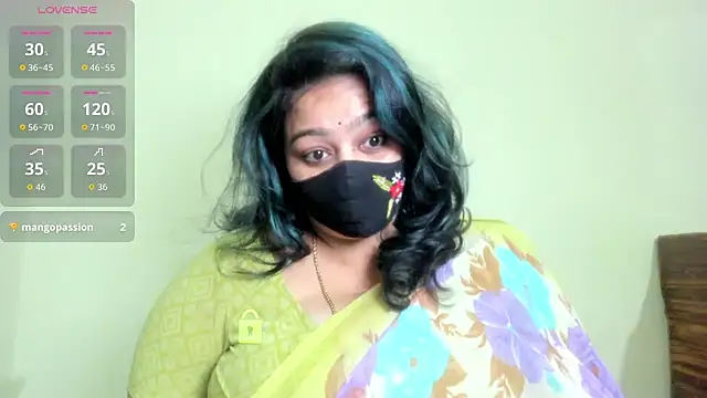 neelu-hoty online show from August 4, 2026, 5:04 pm