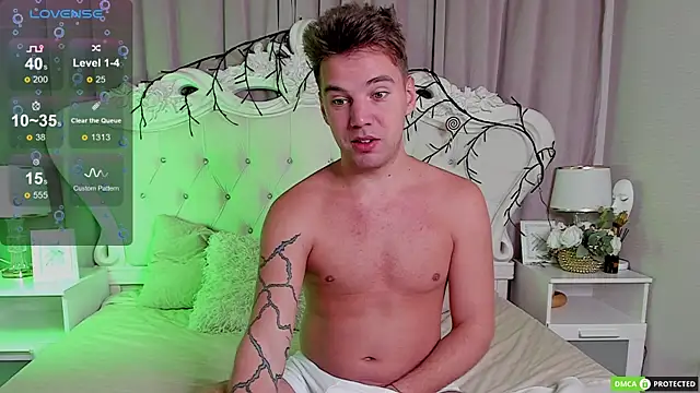 ArthurWhitee online show from January 14, 2026, 3:12 am