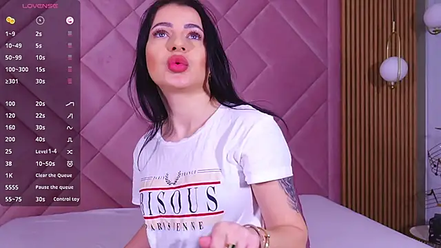 Snapshot of SelenaBell chatting on March 13, 2025, 6:05 am SelenaBell online show from March 13, 2025, 6:05 am