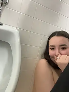 Asian Asami online show from April 30, 2026, 9:08 pm