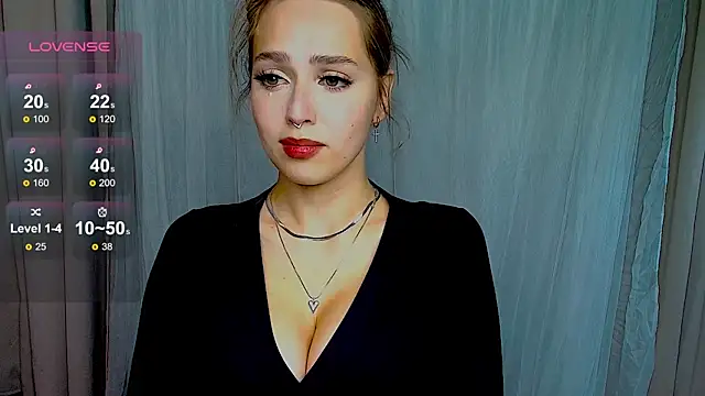 Snapshot of YaraKroft_ chatting on January 21, 2025, 11:24 am YaraKroft online show from January 21, 2025, 11:24 am