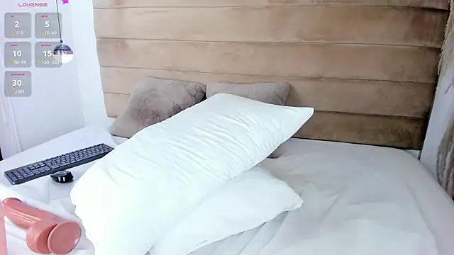 IsabellaJonns online show from December 5, 2024, 7:16 am