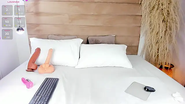 IsabellaJonns online show from December 10, 2024, 4:24 am