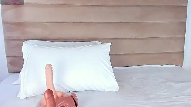 IsabellaJonns online show from February 11, 2025, 4:22 am