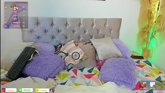 alanavega11 online show from January 10, 2026, 1:24 pm