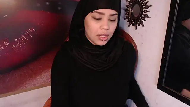 Snapshot of VenussTits97 chatting on December 17, 2024, 11:16 pm VenussTits97 online show from December 17, 2024, 11:16 pm