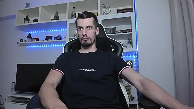 ToddClaytonn online show from October 13, 2025, 8:53 pm