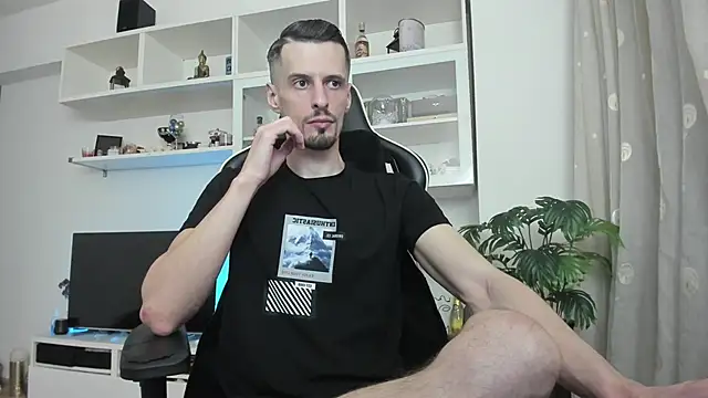 ToddClaytonn online show from May 6, 2026, 10:04 pm