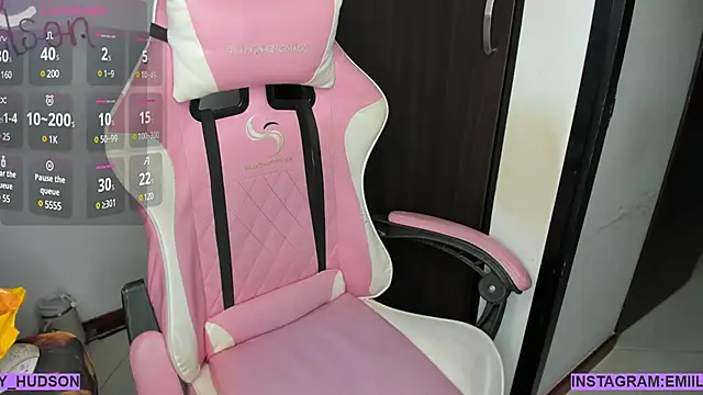 Snapshot of emily_huddson_ chatting on March 5, 2025, 6:12 pm emily huddson online show from March 5, 2025, 6:12 pm