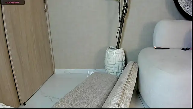 Snapshot of emily_huddson_ chatting on June 22, 2026, 8:28 pm emily huddson online show from June 22, 2026, 8:28 pm
