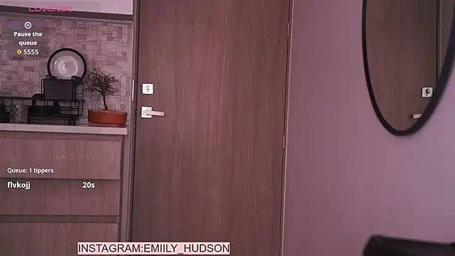 Snapshot of emily_huddson_ chatting on July 13, 2026, 9:39 pm emily huddson online show from July 13, 2026, 9:39 pm