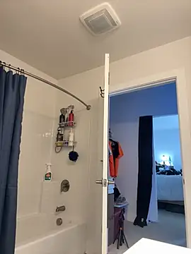 PeytonJohnn online show from October 29, 2025, 3:47 pm