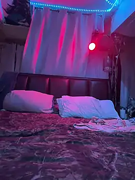 PeytonJohnn online show from February 5, 2026, 5:01 am