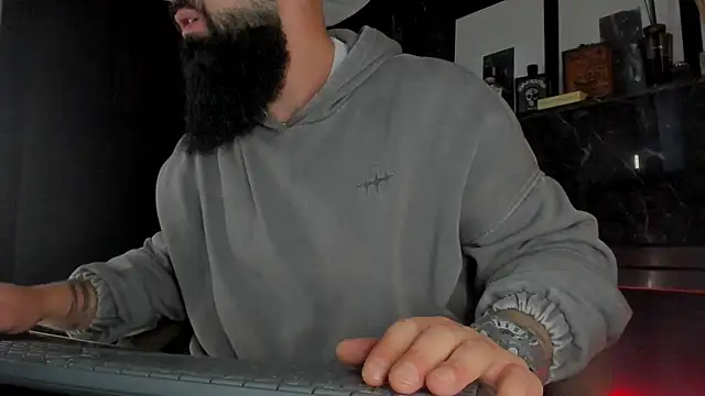 axxelrich  online show from October 31, 2025, 4:57 am