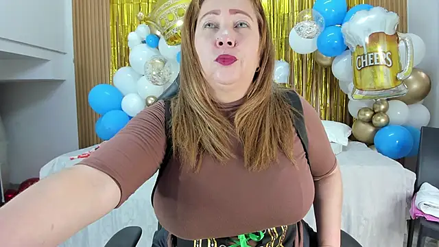 Danna topless online show from October 3, 2025, 12:02 pm