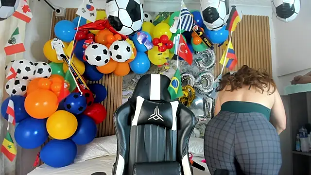 Danna topless online show from July 15, 2026, 12:21 pm