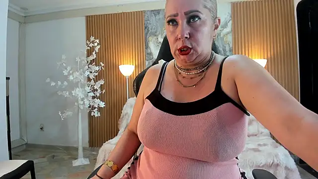 Danna topless online show from July 28, 2026, 12:48 pm