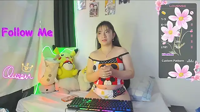 Snapshot of litle_mily_ chatting on June 12, 2026, 10:08 pm litle mily online show from June 12, 2026, 10:08 pm