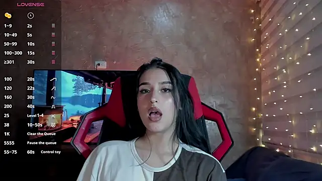 Snapshot of Charlotte_greys chatting on March 1, 2025, 4:04 am Charlotte greys online show from March 1, 2025, 4:04 am