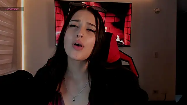 Snapshot of Charlotte_greys chatting on November 22, 2025, 10:20 pm Charlotte greys online show from November 22, 2025, 10:20 pm