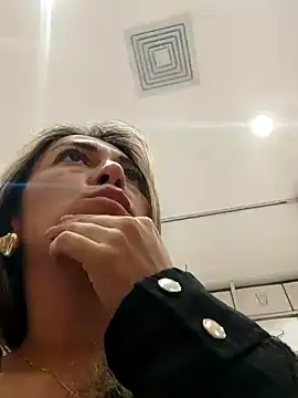 Snapshot of rachellboom chatting on December 3, 2024, 10:51 pm rachellboom online show from December 3, 2024, 10:51 pm